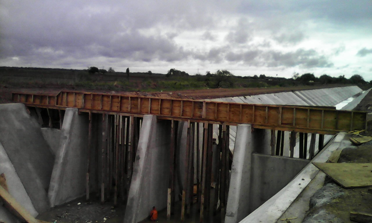 Infraestructura para represa.