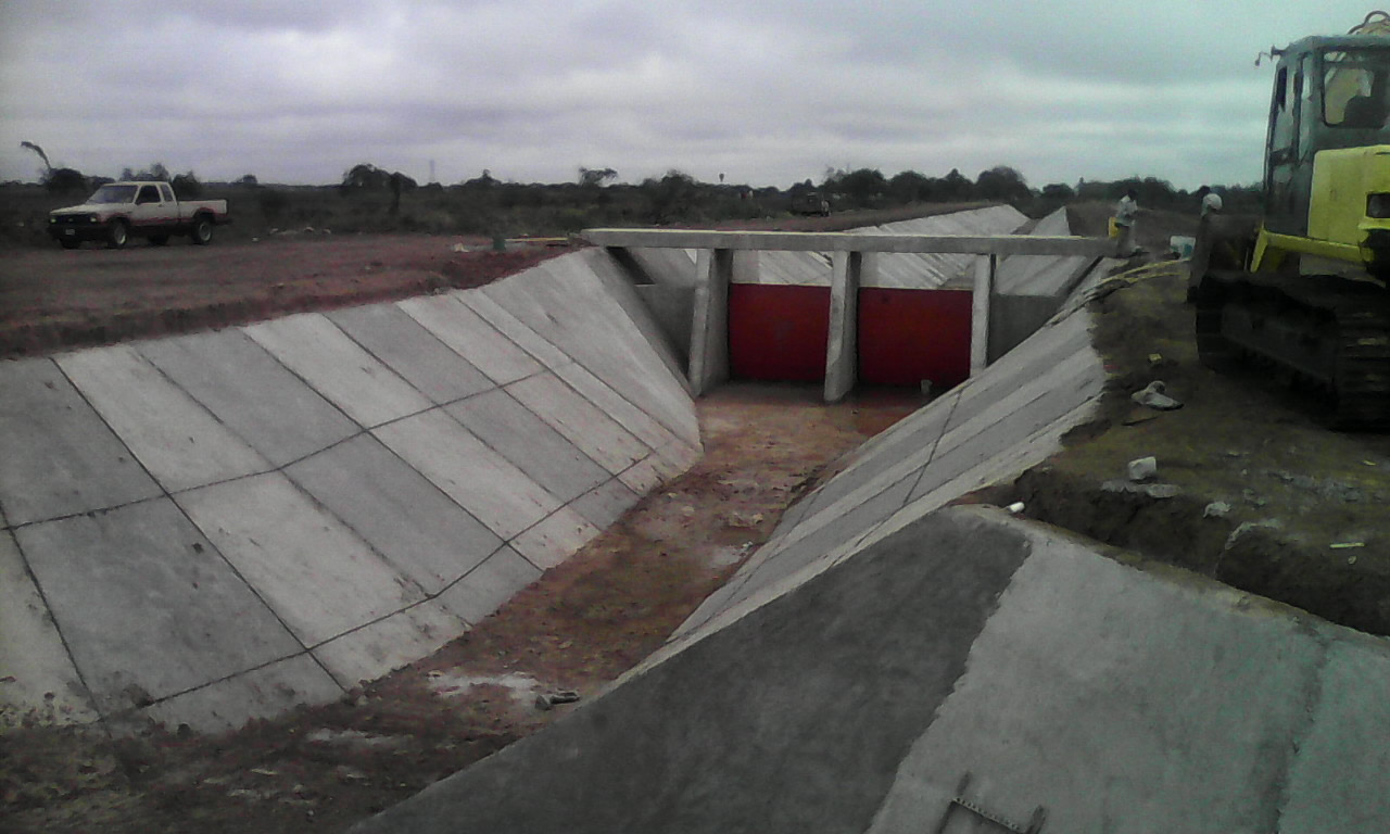 Instalación de Drenaje, cierre y carpeteo de calle